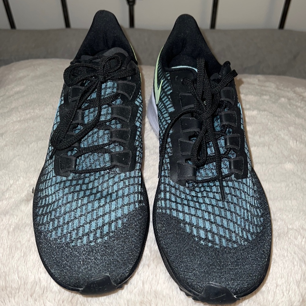 Nike Women’s Air Zoom Pegasus 37 Size 11